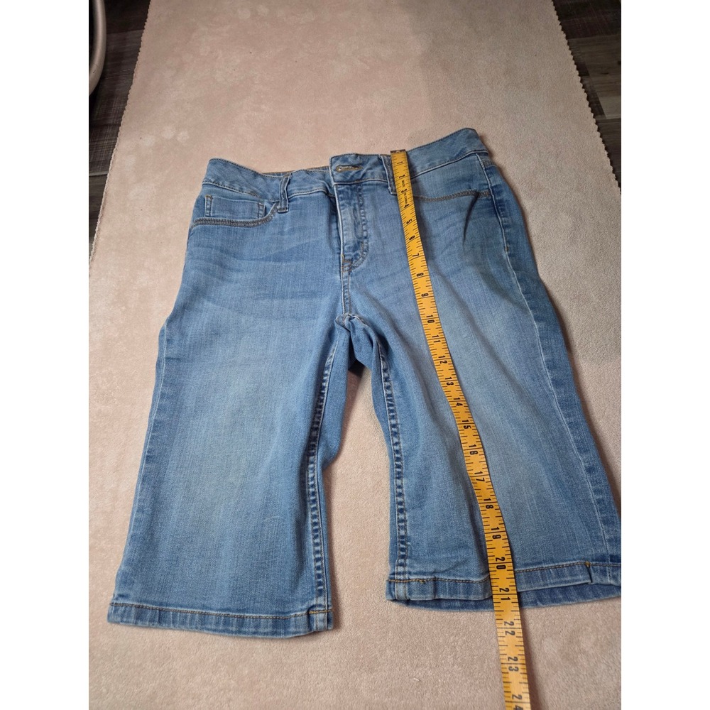 St Johns Bay Womens Bermuda Denim Shorts Light Wash Blue Size 8 Stretch